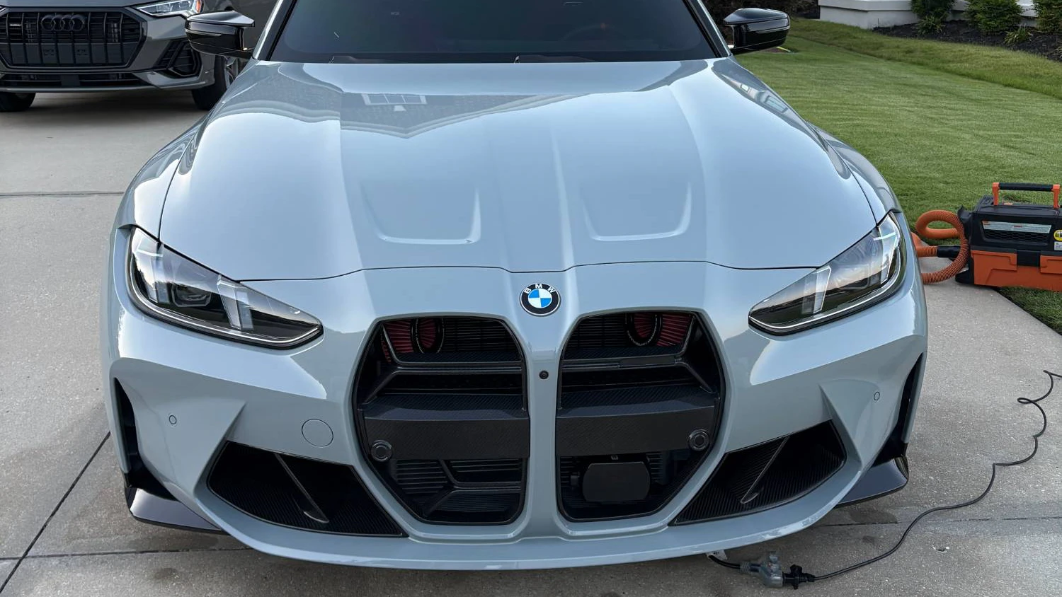 BMW M3 clean and glossy after the wash